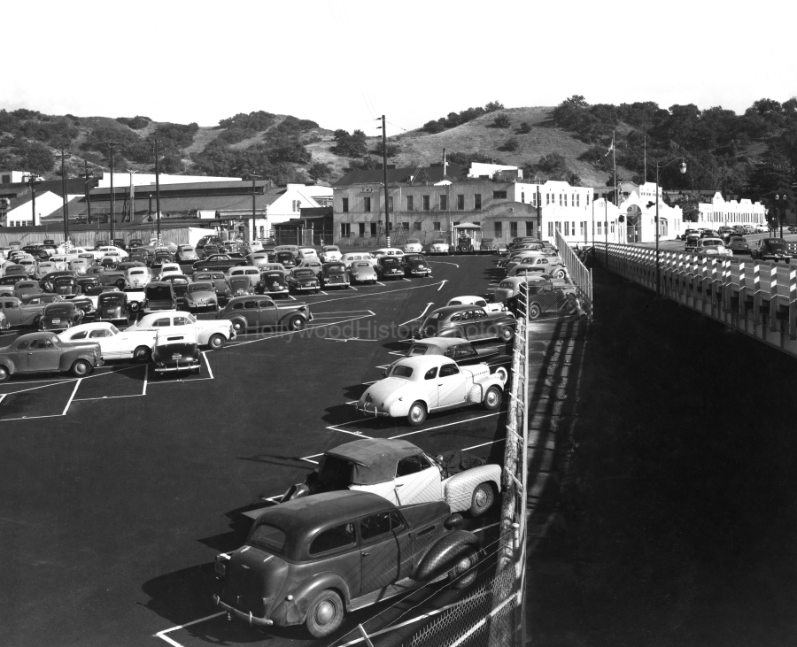 Universal City 1946 Universal Studios wm.jpg